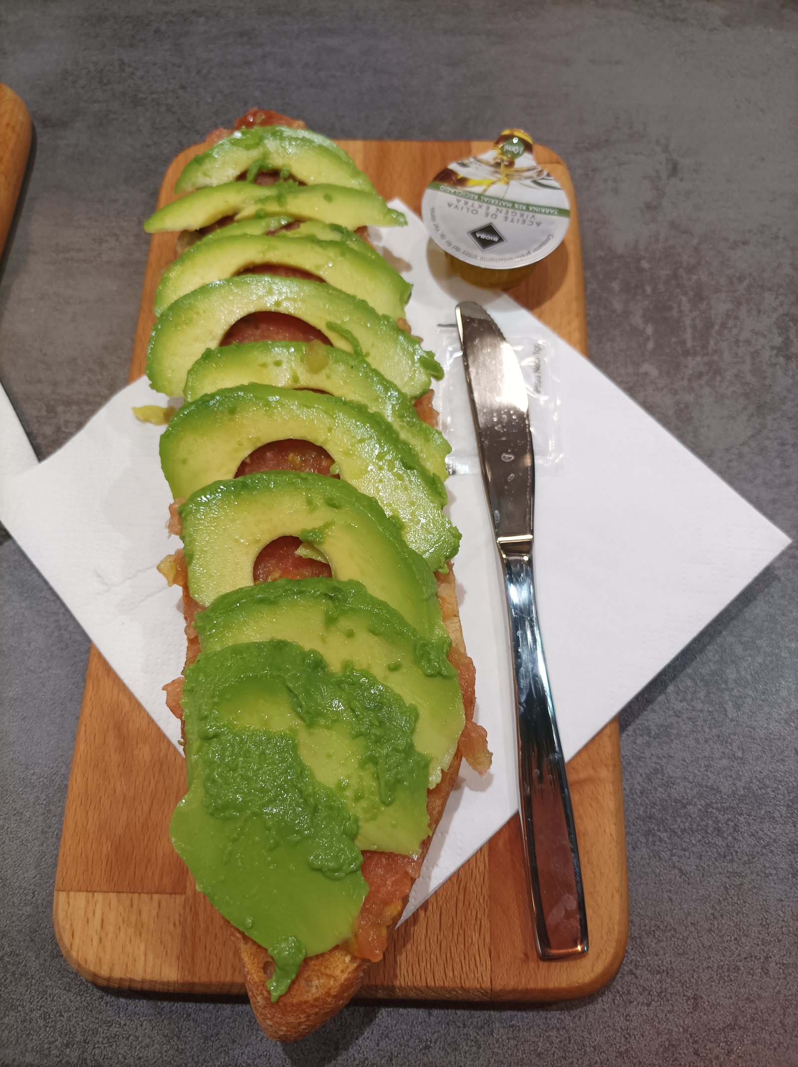 Tostada de Aguacate